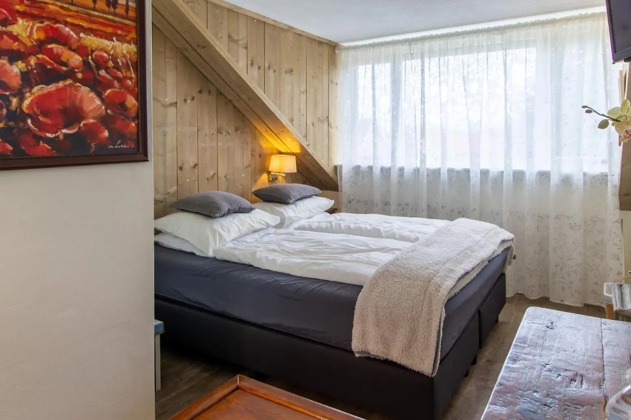 B&B Aan Het Park Eindhove Panzió
